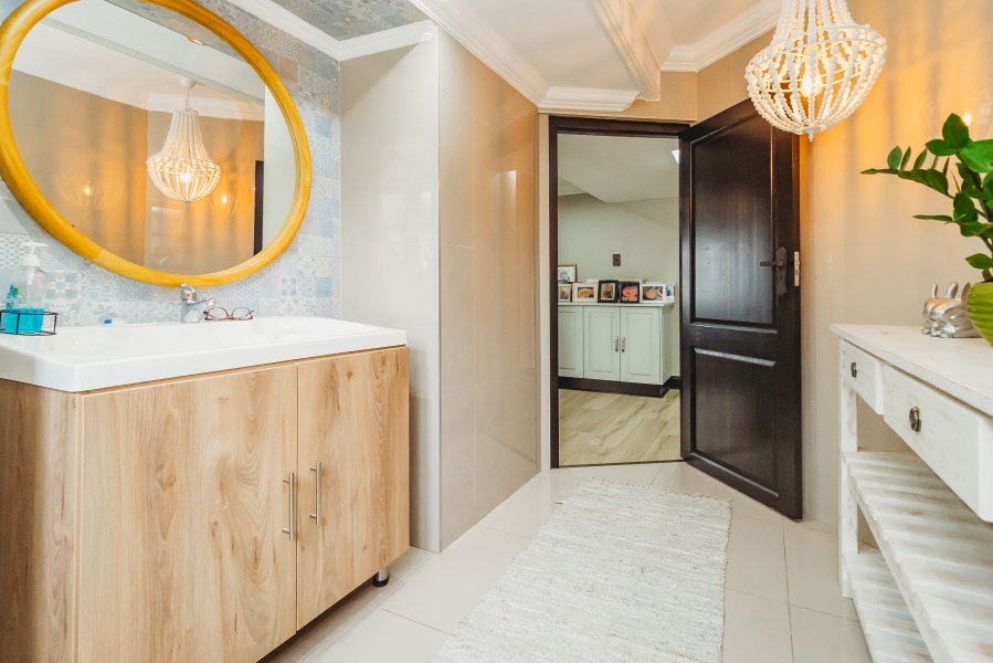 4 Bedroom Property for Sale in Heatherlands Western Cape